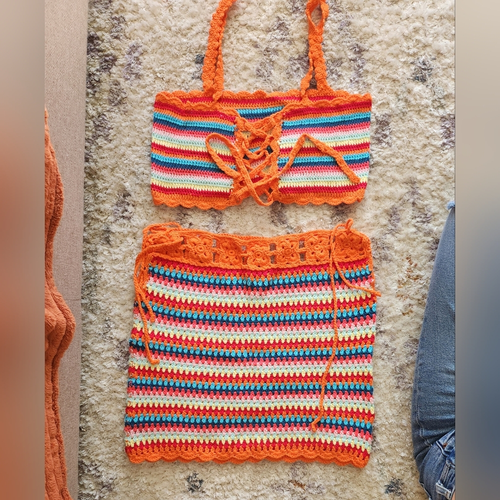 Beautiful knit set!! Fantastic condition 👏